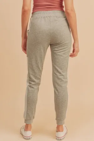 Aemi   Co Elastic Waist Joggers with Pockets