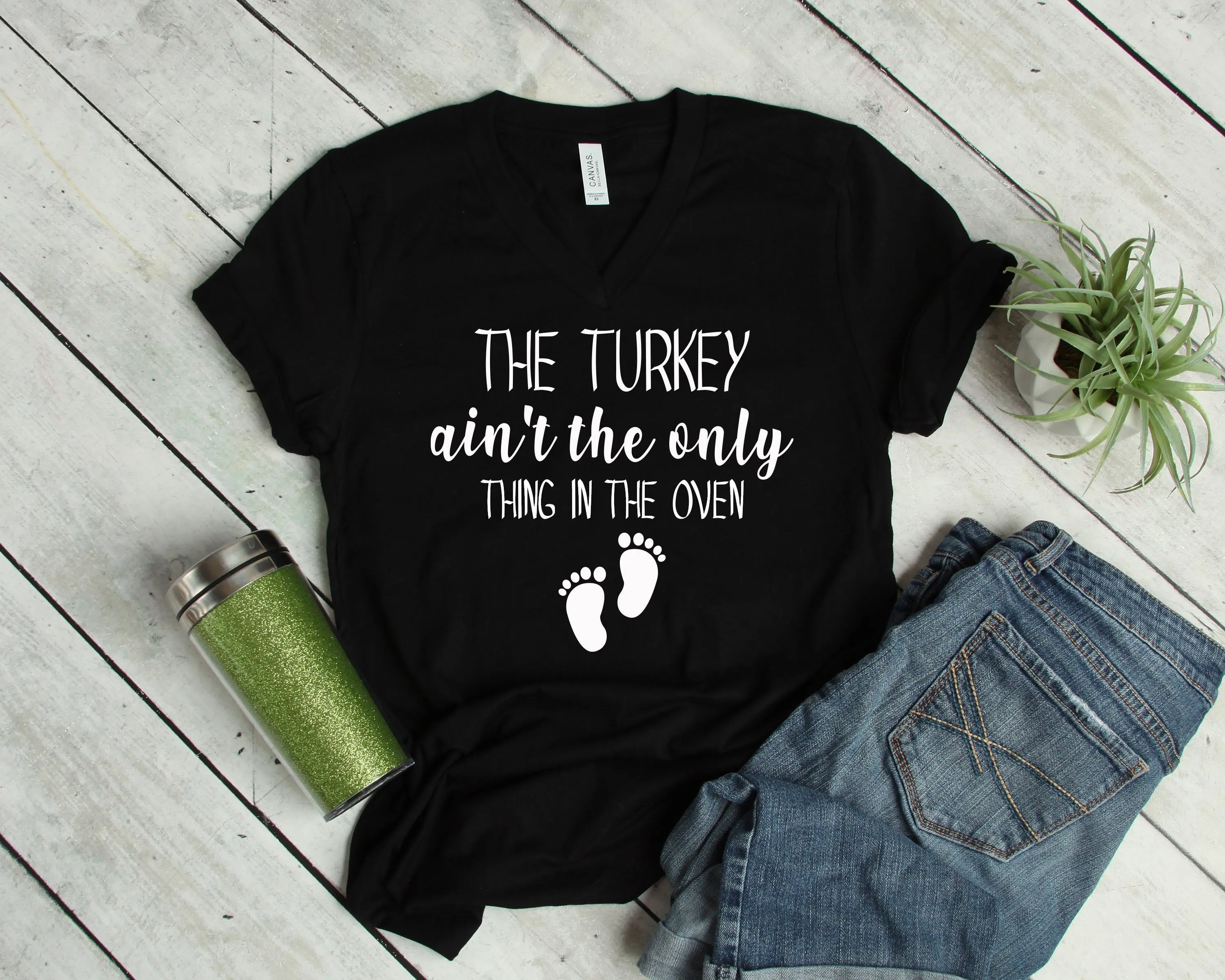 Turkey in the Oven - The Turkey Ain't the Only thing in the Oven - Pregnancy Announcement T Shirt - Funny Baby Tees